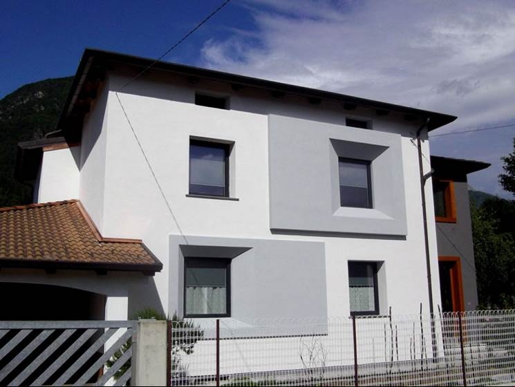 Fronte su strada Ristruttrazione Casa Clima R a Tolmezzo - R1